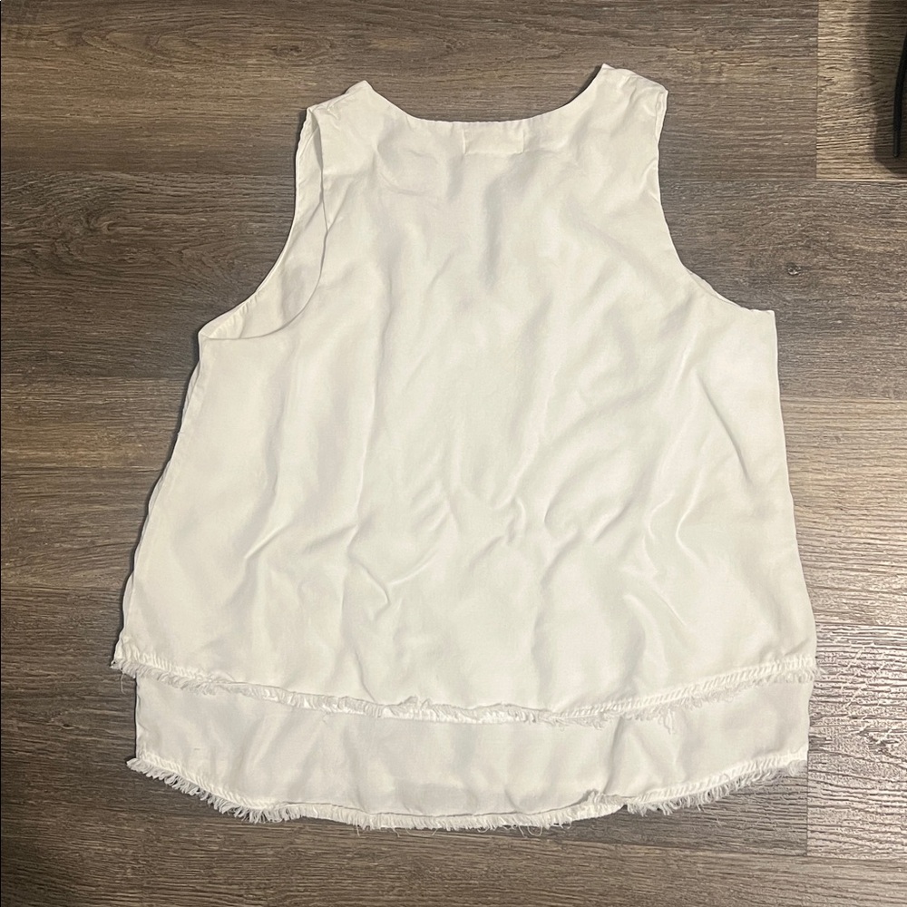 cloth & stone White Layered Sleeveless V-Neck Blouse - Picture 4 of 11